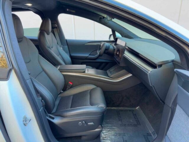 Белый Тесла Модель Х, объемом двигателя 0 л и пробегом 27 тыс. км за 31800 $, фото 9 на Automoto.ua