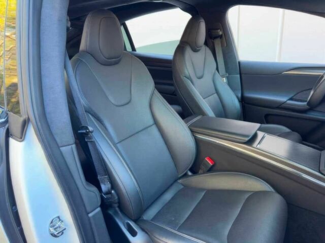 Белый Тесла Модель Х, объемом двигателя 0 л и пробегом 27 тыс. км за 31800 $, фото 10 на Automoto.ua