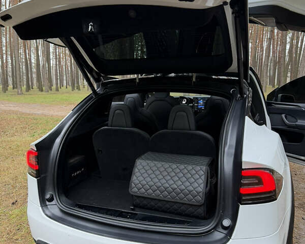 Білий Тесла Модель Х, об'ємом двигуна 0 л та пробігом 70 тис. км за 52500 $, фото 11 на Automoto.ua