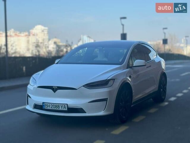 Белый Тесла Модель Х, объемом двигателя 0 л и пробегом 27 тыс. км за 57900 $, фото 1 на Automoto.ua