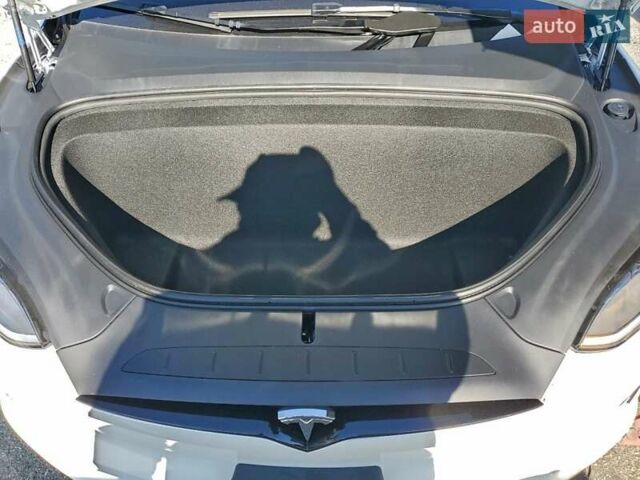 Білий Тесла Модель Х, об'ємом двигуна 0 л та пробігом 30 тис. км за 21000 $, фото 11 на Automoto.ua