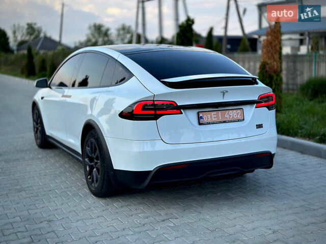 Белый Тесла Модель Х, объемом двигателя 0 л и пробегом 35 тыс. км за 46500 $, фото 3 на Automoto.ua