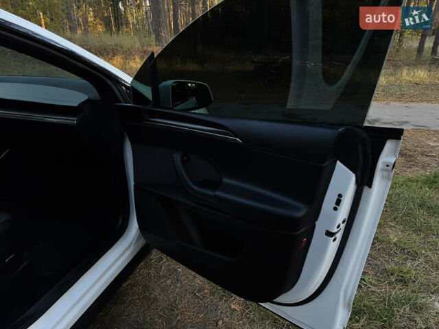 Білий Тесла Модель Х, об'ємом двигуна 0 л та пробігом 14 тис. км за 57000 $, фото 17 на Automoto.ua