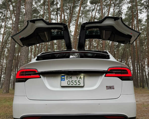 Білий Тесла Модель Х, об'ємом двигуна 0 л та пробігом 70 тис. км за 52500 $, фото 3 на Automoto.ua