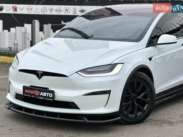 Белый Тесла Модель Х, объемом двигателя 0 л и пробегом 27 тыс. км за 51900 $, фото 4 на Automoto.ua