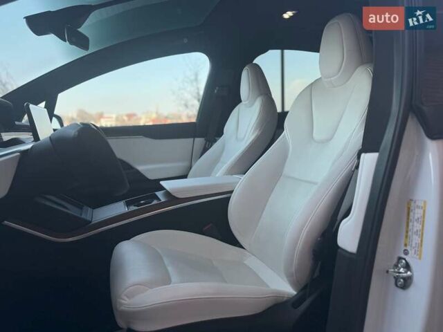 Белый Тесла Модель Х, объемом двигателя 0 л и пробегом 27 тыс. км за 57900 $, фото 9 на Automoto.ua