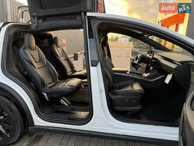 Белый Тесла Модель Х, объемом двигателя 0 л и пробегом 29 тыс. км за 42500 $, фото 29 на Automoto.ua