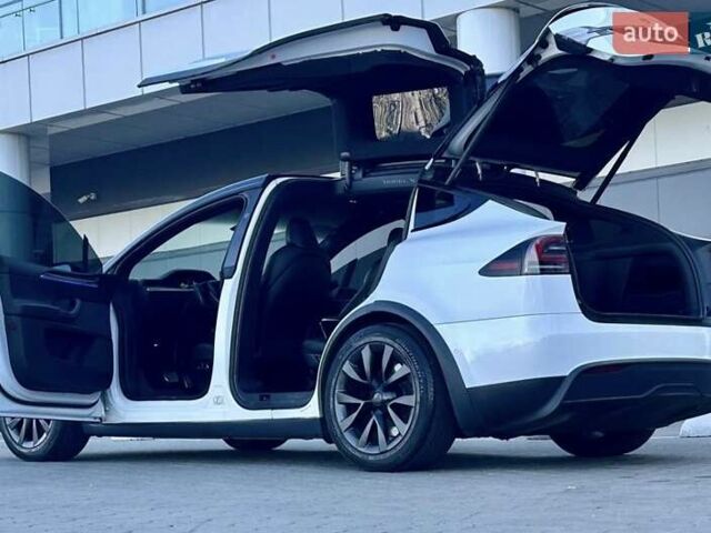 Білий Тесла Модель Х, об'ємом двигуна 0 л та пробігом 51 тис. км за 39500 $, фото 17 на Automoto.ua