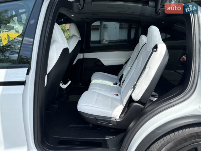 Білий Тесла Модель Х, об'ємом двигуна 0 л та пробігом 18 тис. км за 49999 $, фото 44 на Automoto.ua