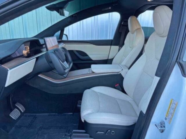 Белый Тесла Модель Х, объемом двигателя 0 л и пробегом 45 тыс. км за 21200 $, фото 13 на Automoto.ua