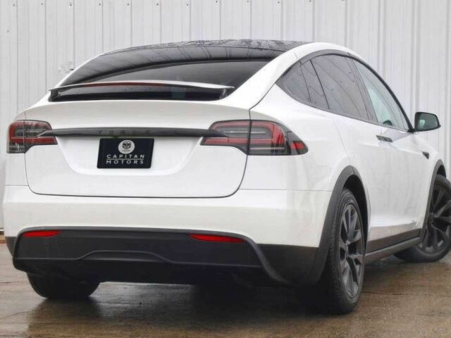 Белый Тесла Модель Х, объемом двигателя 0 л и пробегом 27 тыс. км за 31800 $, фото 3 на Automoto.ua