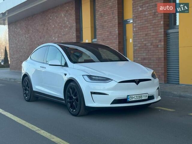 Белый Тесла Модель Х, объемом двигателя 0 л и пробегом 27 тыс. км за 57900 $, фото 3 на Automoto.ua