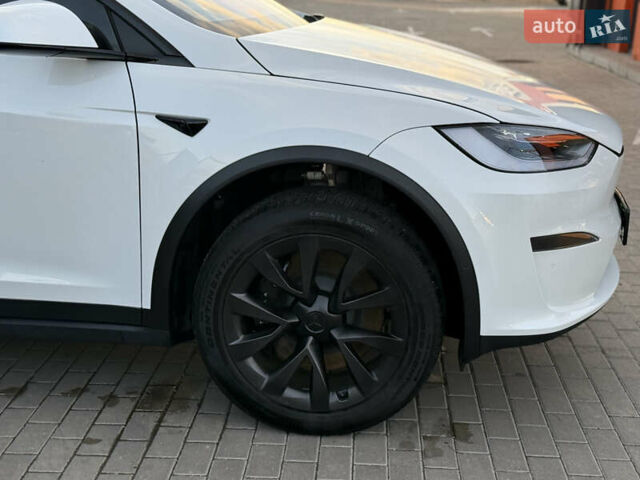 Белый Тесла Модель Х, объемом двигателя 0 л и пробегом 29 тыс. км за 42500 $, фото 24 на Automoto.ua