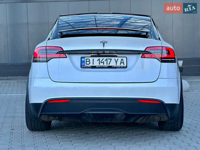 Белый Тесла Модель Х, объемом двигателя 0 л и пробегом 51 тыс. км за 39900 $, фото 14 на Automoto.ua
