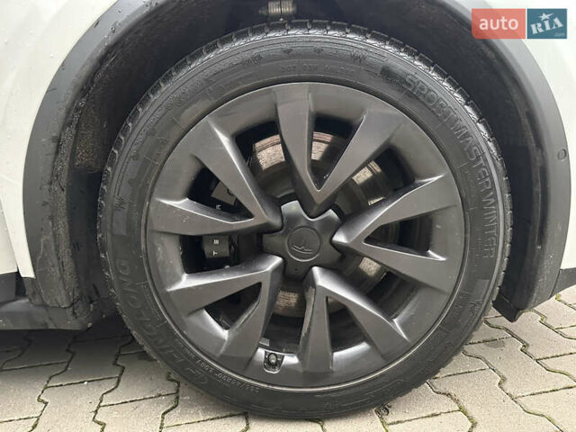 Белый Тесла Модель Х, объемом двигателя 0 л и пробегом 42 тыс. км за 42900 $, фото 34 на Automoto.ua