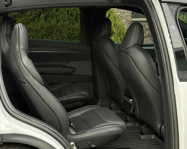 Білий Тесла Модель Х, об'ємом двигуна 0 л та пробігом 24 тис. км за 58000 $, фото 8 на Automoto.ua