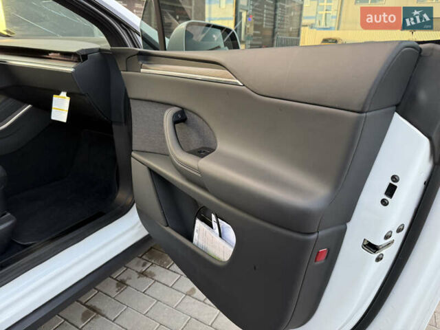 Белый Тесла Модель Х, объемом двигателя 0 л и пробегом 29 тыс. км за 42500 $, фото 27 на Automoto.ua