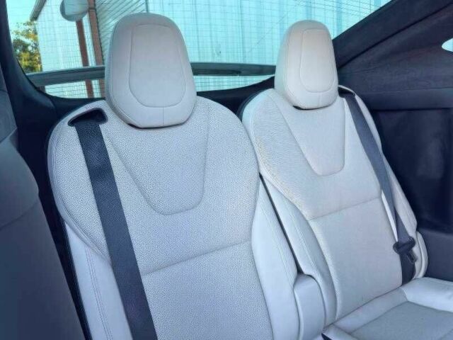 Белый Тесла Модель Х, объемом двигателя 0 л и пробегом 45 тыс. км за 21200 $, фото 15 на Automoto.ua