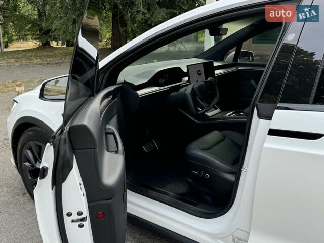 Білий Тесла Модель Х, об'ємом двигуна 0 л та пробігом 17 тис. км за 46900 $, фото 13 на Automoto.ua