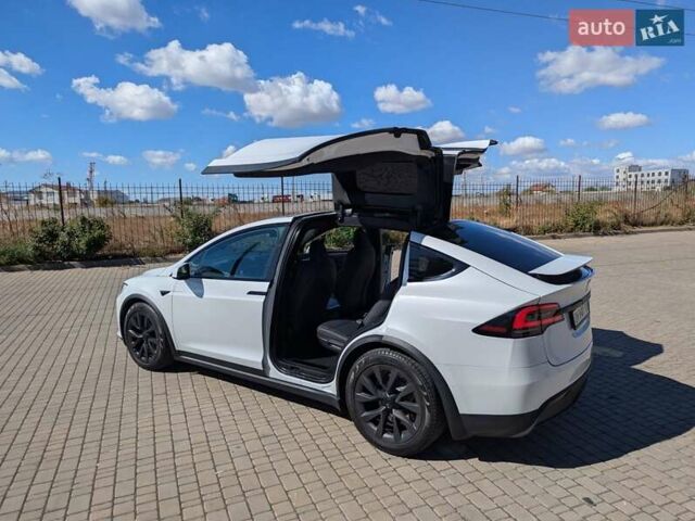 Белый Тесла Модель Х, объемом двигателя 0 л и пробегом 25 тыс. км за 47900 $, фото 1 на Automoto.ua
