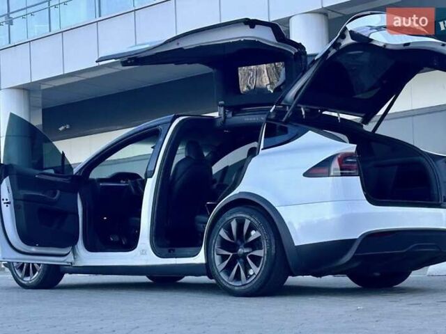 Білий Тесла Модель Х, об'ємом двигуна 0 л та пробігом 51 тис. км за 39500 $, фото 16 на Automoto.ua