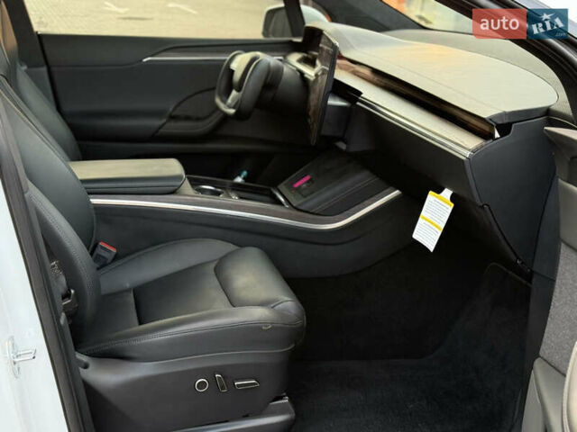 Белый Тесла Модель Х, объемом двигателя 0 л и пробегом 29 тыс. км за 42500 $, фото 26 на Automoto.ua