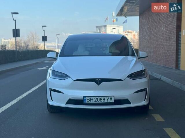 Белый Тесла Модель Х, объемом двигателя 0 л и пробегом 27 тыс. км за 57900 $, фото 2 на Automoto.ua