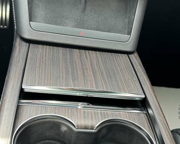 Білий Тесла Модель Х, об'ємом двигуна 0 л та пробігом 17 тис. км за 46900 $, фото 6 на Automoto.ua