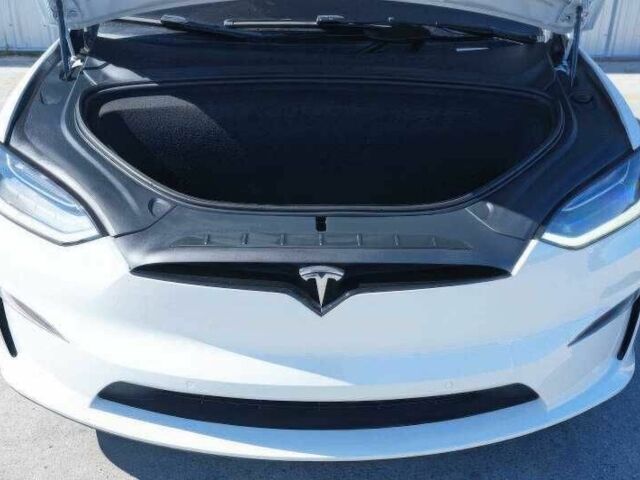 Белый Тесла Модель Х, объемом двигателя 0 л и пробегом 45 тыс. км за 21200 $, фото 5 на Automoto.ua