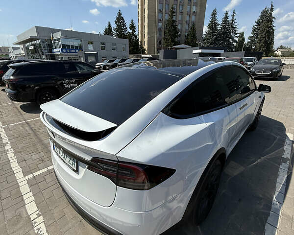 Белый Тесла Модель Х, объемом двигателя 0 л и пробегом 110 тыс. км за 48500 $, фото 13 на Automoto.ua