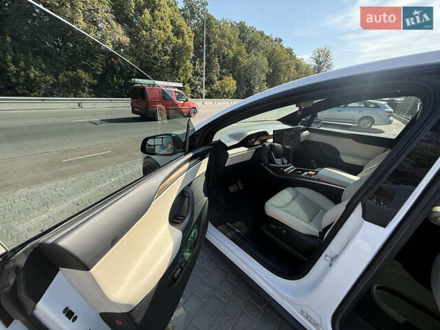 Белый Тесла Модель Х, объемом двигателя 0 л и пробегом 110 тыс. км за 48500 $, фото 9 на Automoto.ua