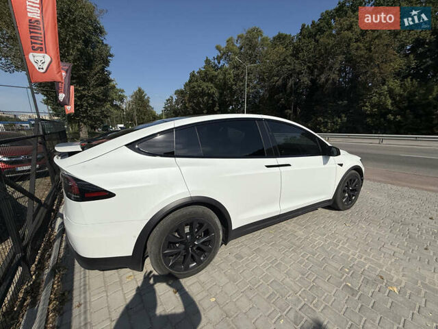 Белый Тесла Модель Х, объемом двигателя 0 л и пробегом 110 тыс. км за 49500 $, фото 1 на Automoto.ua