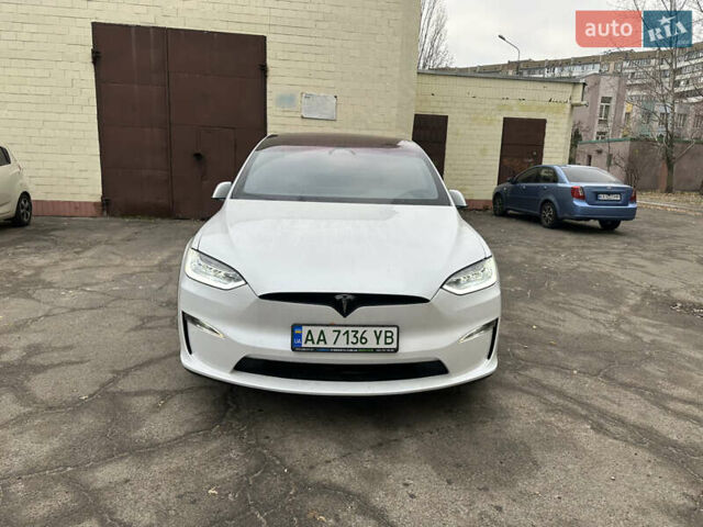 Белый Тесла Модель Х, объемом двигателя 0 л и пробегом 29 тыс. км за 55900 $, фото 1 на Automoto.ua