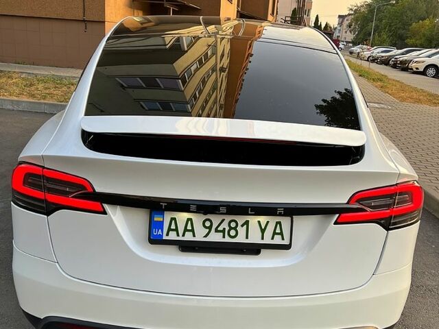 Білий Тесла Модель Х, об'ємом двигуна 0 л та пробігом 27 тис. км за 75000 $, фото 5 на Automoto.ua