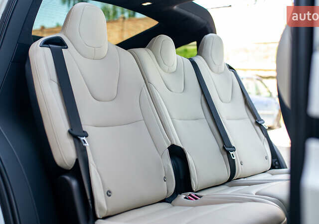 Білий Тесла Модель Х, об'ємом двигуна 0 л та пробігом 54 тис. км за 69000 $, фото 36 на Automoto.ua