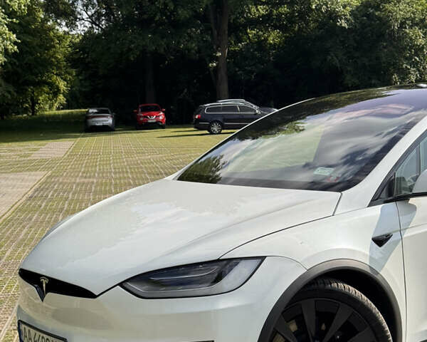 Белый Тесла Модель Х, объемом двигателя 0 л и пробегом 30 тыс. км за 48900 $, фото 7 на Automoto.ua