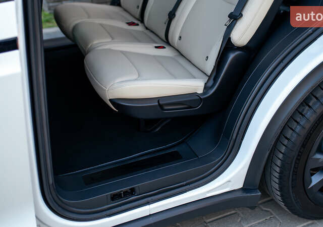 Білий Тесла Модель Х, об'ємом двигуна 0 л та пробігом 54 тис. км за 69000 $, фото 32 на Automoto.ua