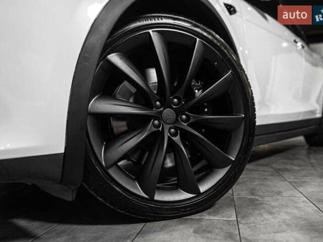 Білий Тесла Модель Х, об'ємом двигуна 0 л та пробігом 25 тис. км за 55900 $, фото 18 на Automoto.ua