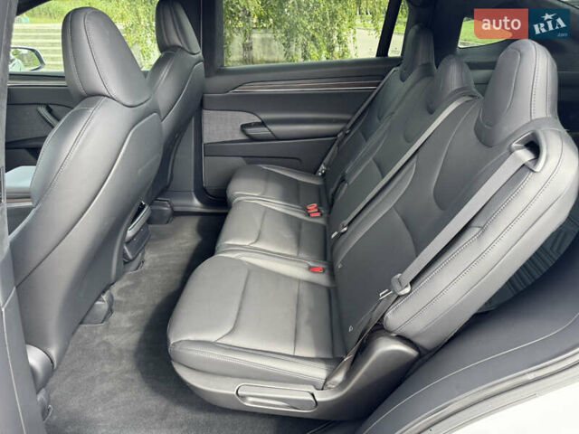 Белый Тесла Модель Х, объемом двигателя 0 л и пробегом 40 тыс. км за 67800 $, фото 7 на Automoto.ua