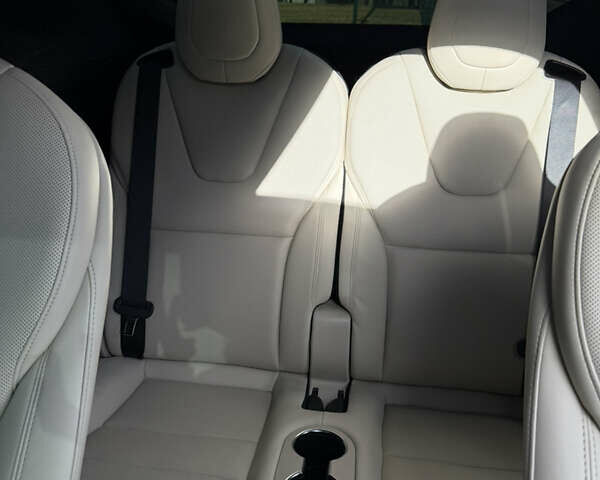 Білий Тесла Модель Х, об'ємом двигуна 0 л та пробігом 55 тис. км за 47000 $, фото 18 на Automoto.ua