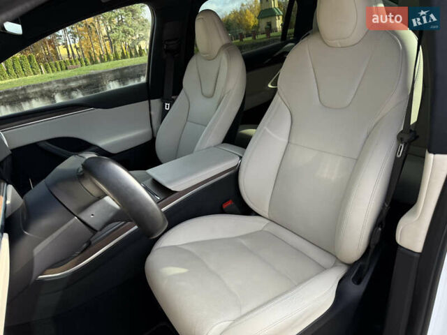 Білий Тесла Модель Х, об'ємом двигуна 0 л та пробігом 55 тис. км за 47000 $, фото 14 на Automoto.ua