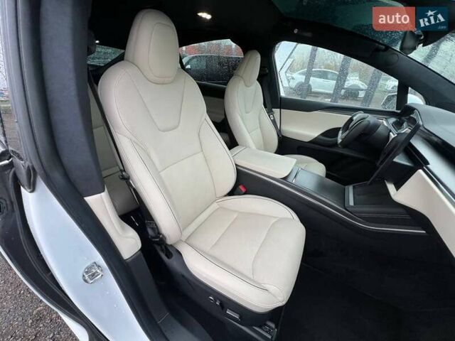 Белый Тесла Модель Х, объемом двигателя 0 л и пробегом 31 тыс. км за 68000 $, фото 29 на Automoto.ua