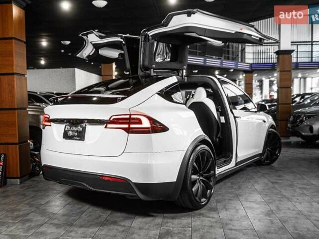 Білий Тесла Модель Х, об'ємом двигуна 0 л та пробігом 25 тис. км за 55900 $, фото 9 на Automoto.ua