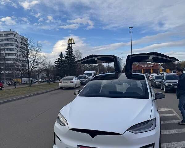 Белый Тесла Модель Х, объемом двигателя 0 л и пробегом 35 тыс. км за 52500 $, фото 6 на Automoto.ua