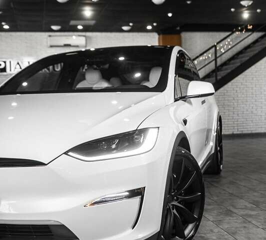 Білий Тесла Модель Х, об'ємом двигуна 0 л та пробігом 25 тис. км за 55900 $, фото 24 на Automoto.ua