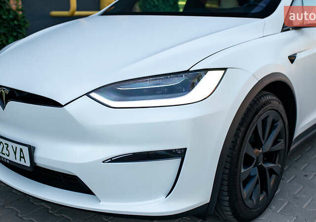 Білий Тесла Модель Х, об'ємом двигуна 0 л та пробігом 54 тис. км за 69000 $, фото 3 на Automoto.ua