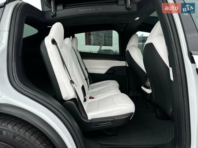 Білий Тесла Модель Х, об'ємом двигуна 0 л та пробігом 32 тис. км за 76000 $, фото 64 на Automoto.ua