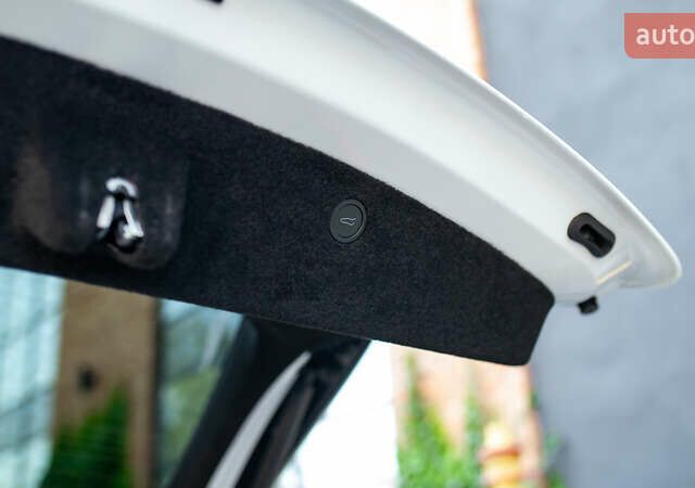 Білий Тесла Модель Х, об'ємом двигуна 0 л та пробігом 54 тис. км за 69000 $, фото 29 на Automoto.ua