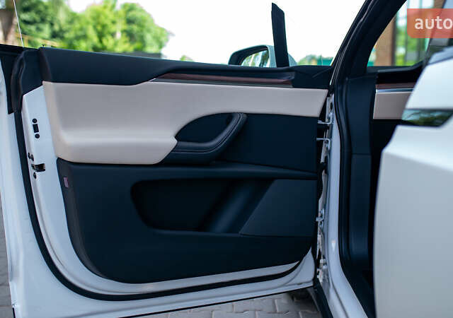 Білий Тесла Модель Х, об'ємом двигуна 0 л та пробігом 54 тис. км за 69000 $, фото 51 на Automoto.ua