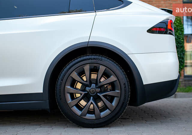 Білий Тесла Модель Х, об'ємом двигуна 0 л та пробігом 54 тис. км за 69000 $, фото 6 на Automoto.ua